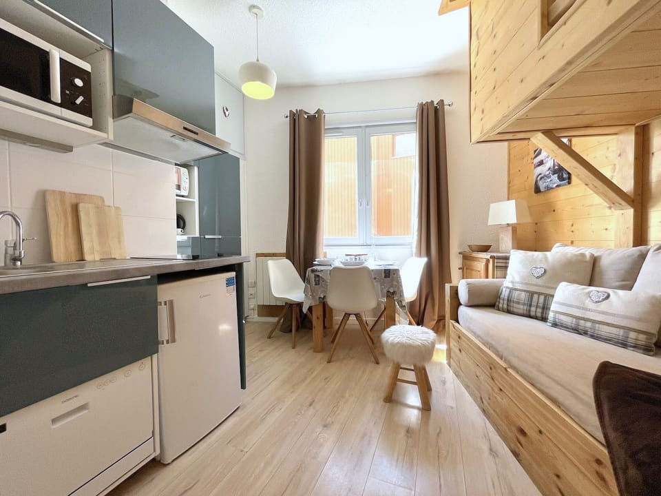 full equipped kitchenette