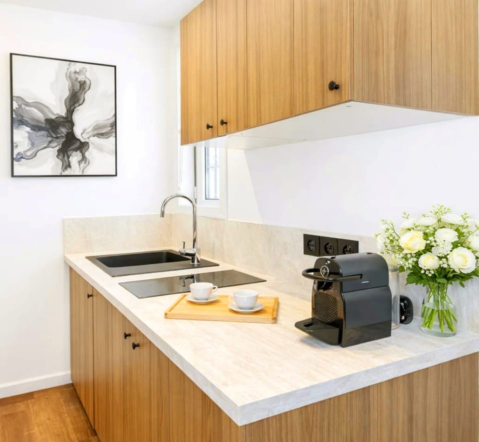 Studio, Courtyard View | Private kitchen | Espresso maker, electric kettle, toaster, freezer