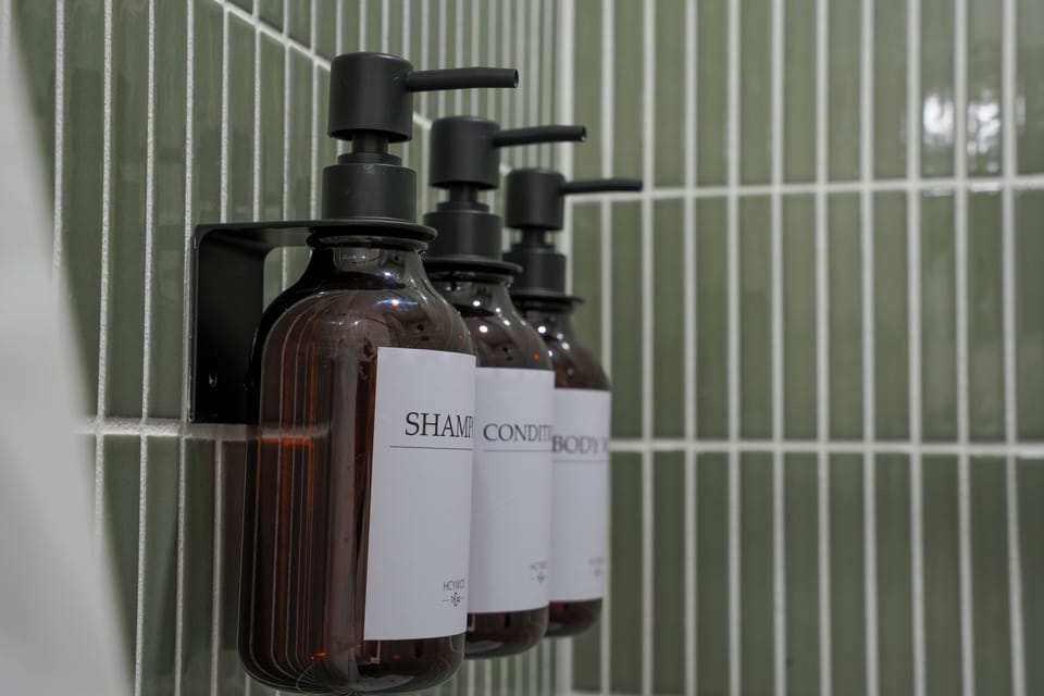 Bathroom amenities