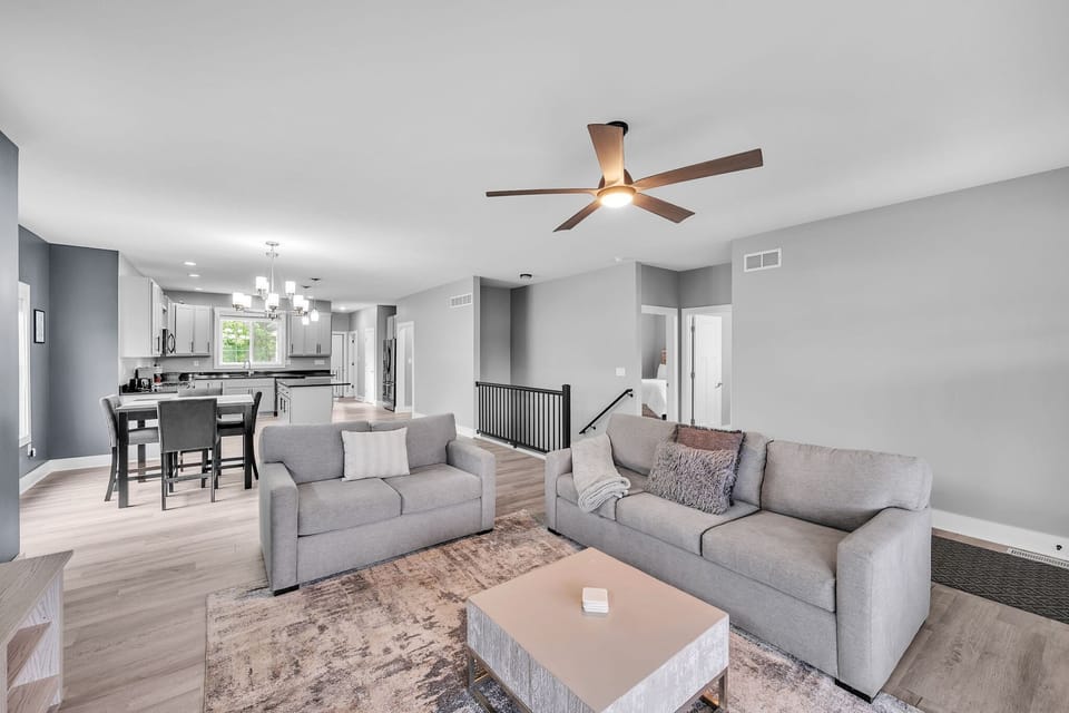 Home Decor, Furniture, Table, Architecture, Building