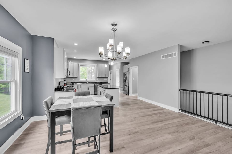 Architecture, Building, Dining Room, Dining Table, Furniture