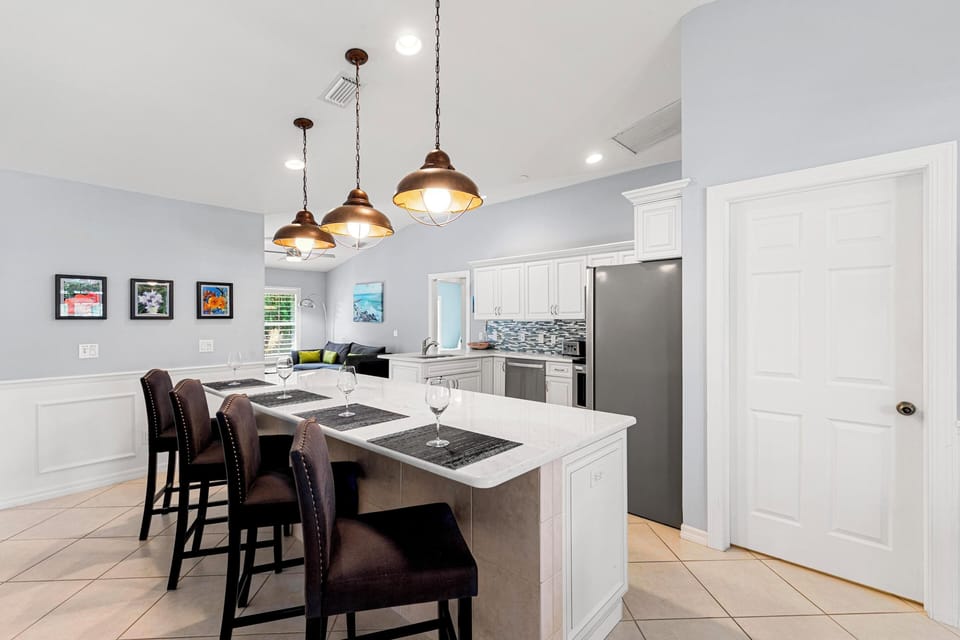 Cozy Kitchen Bar