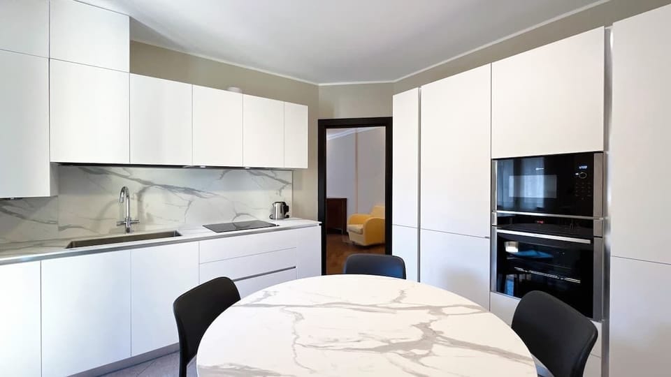 small but well equipped kitchen, provided with all the necessary electrical appliances