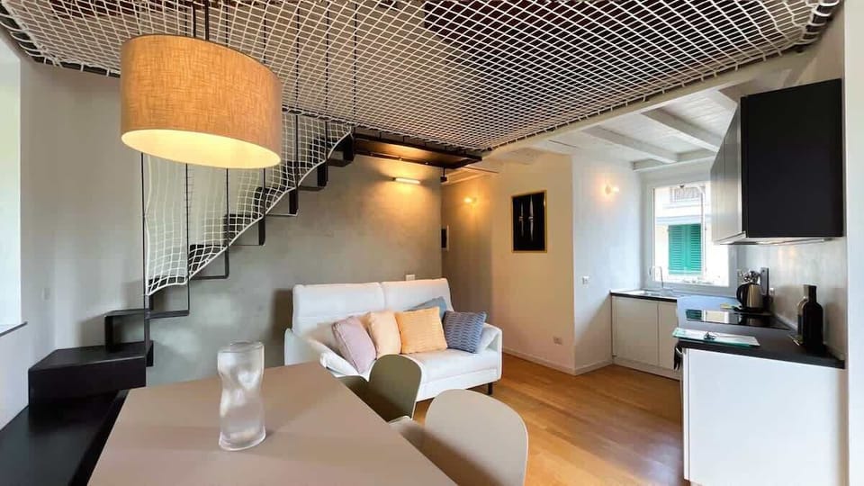cozy and bright environment that joins living room and kitchen