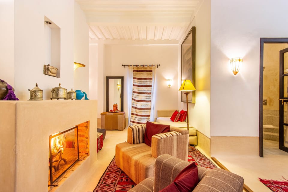Suite (Douiria) | In-room safe, individually decorated, individually furnished