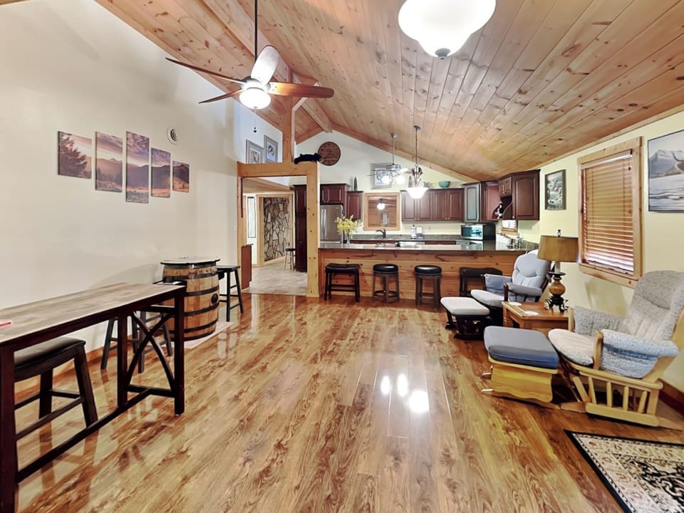 Studio (3 Bedrooms) | Property amenity