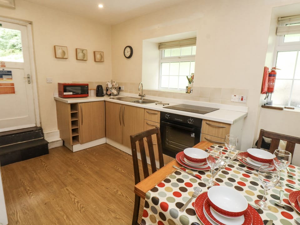 Fridge, microwave, toaster, cookware/dishes/utensils