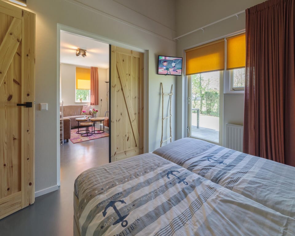 House | 4 bedrooms, individually furnished, bed sheets