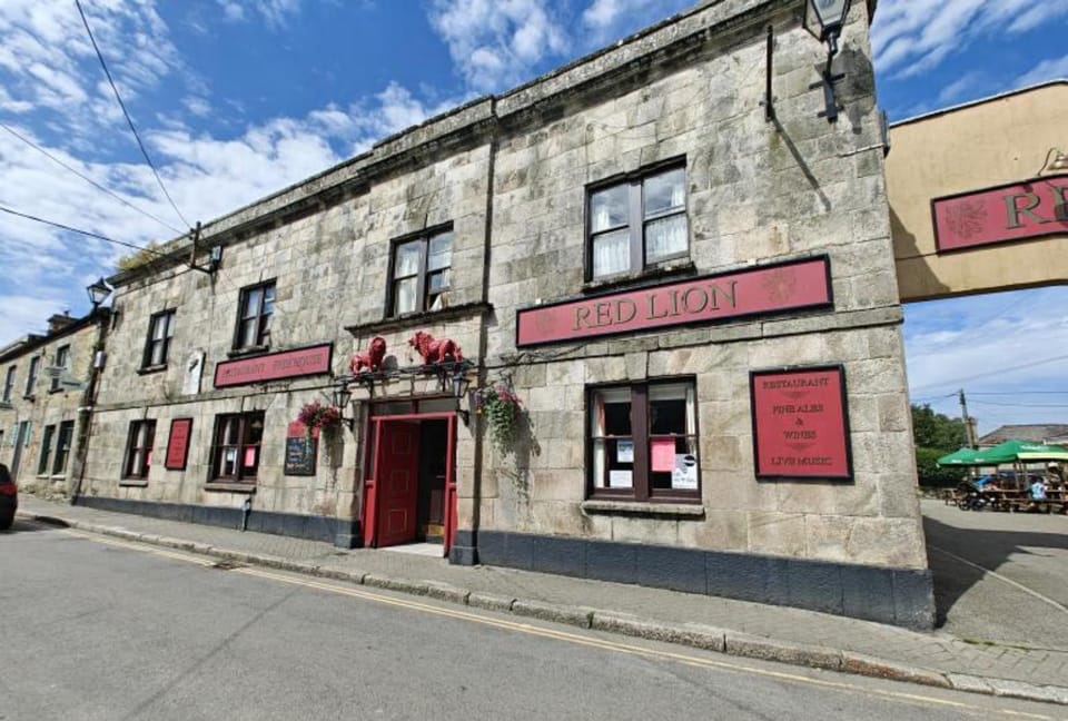 One of 3 pubs to chose from in the Historic Market Town within walking distance.