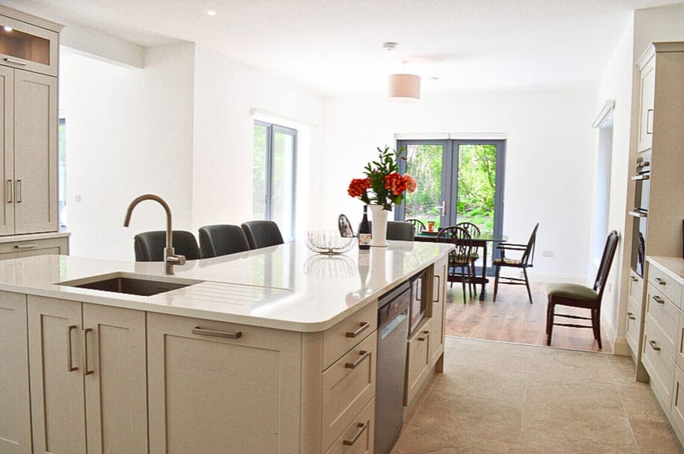 Lough Conn Haven Holiday Home. Modern open plan kitchen and diner. All mod cons, contemporary design.