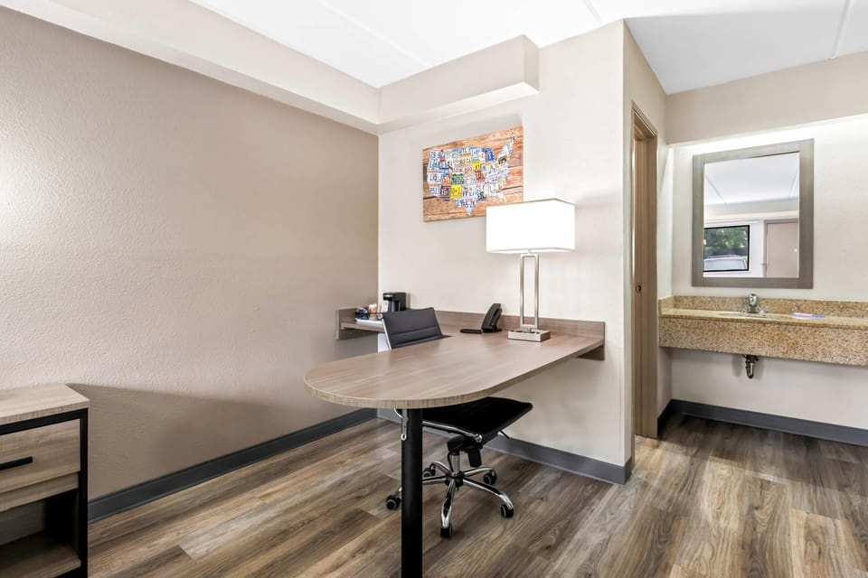 Standard Room, 1 King Bed, Non Smoking