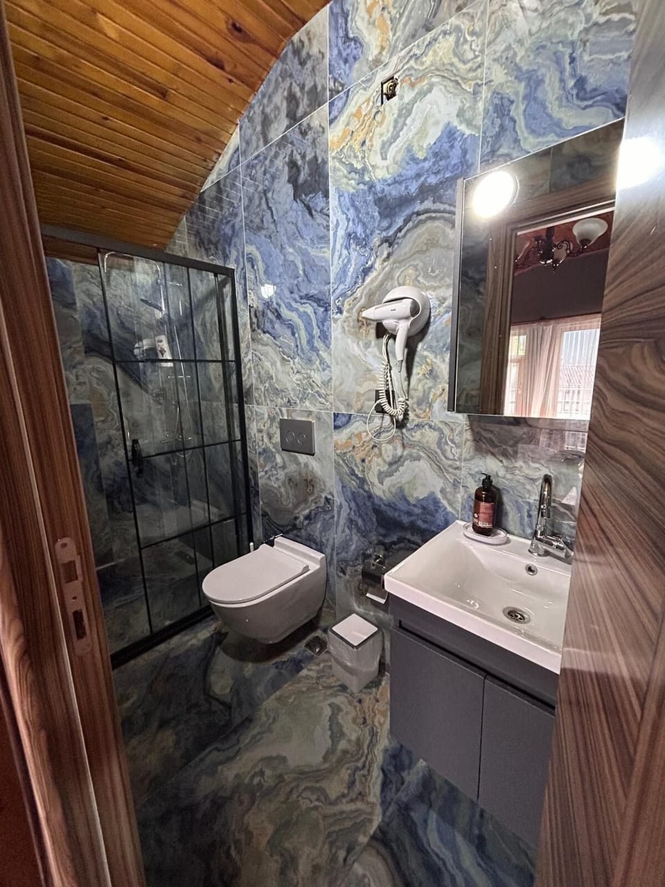 Comfort Double Room, Private Bathroom, Valley View | Bathroom | Shower, hair dryer, towels, soap