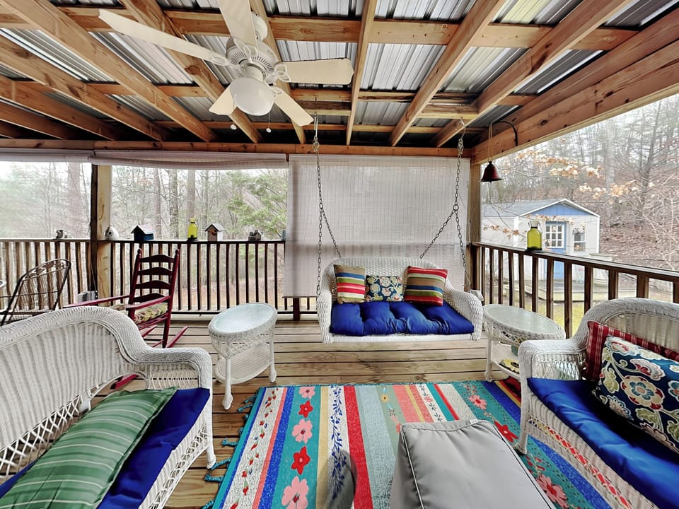 Studio (1 Bedroom) | Property amenity