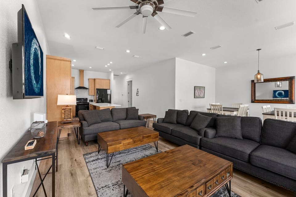 Living Area On 1st Floor