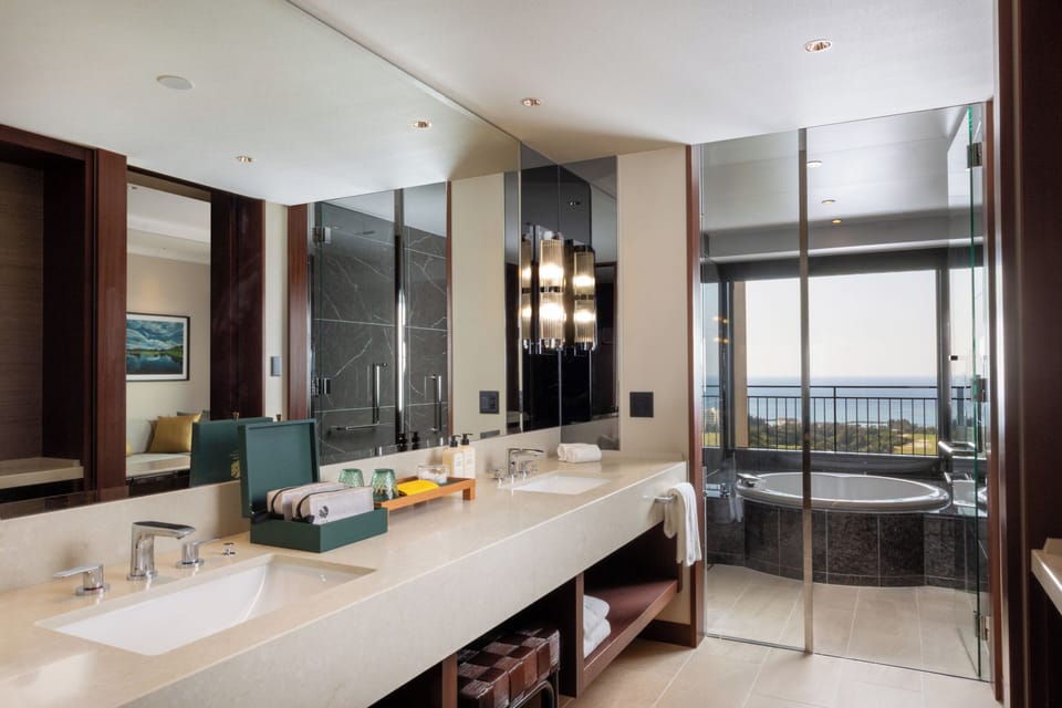 Premium Twin Room, Non Smoking | Bathroom | Separate tub and shower, hair dryer, slippers, towels