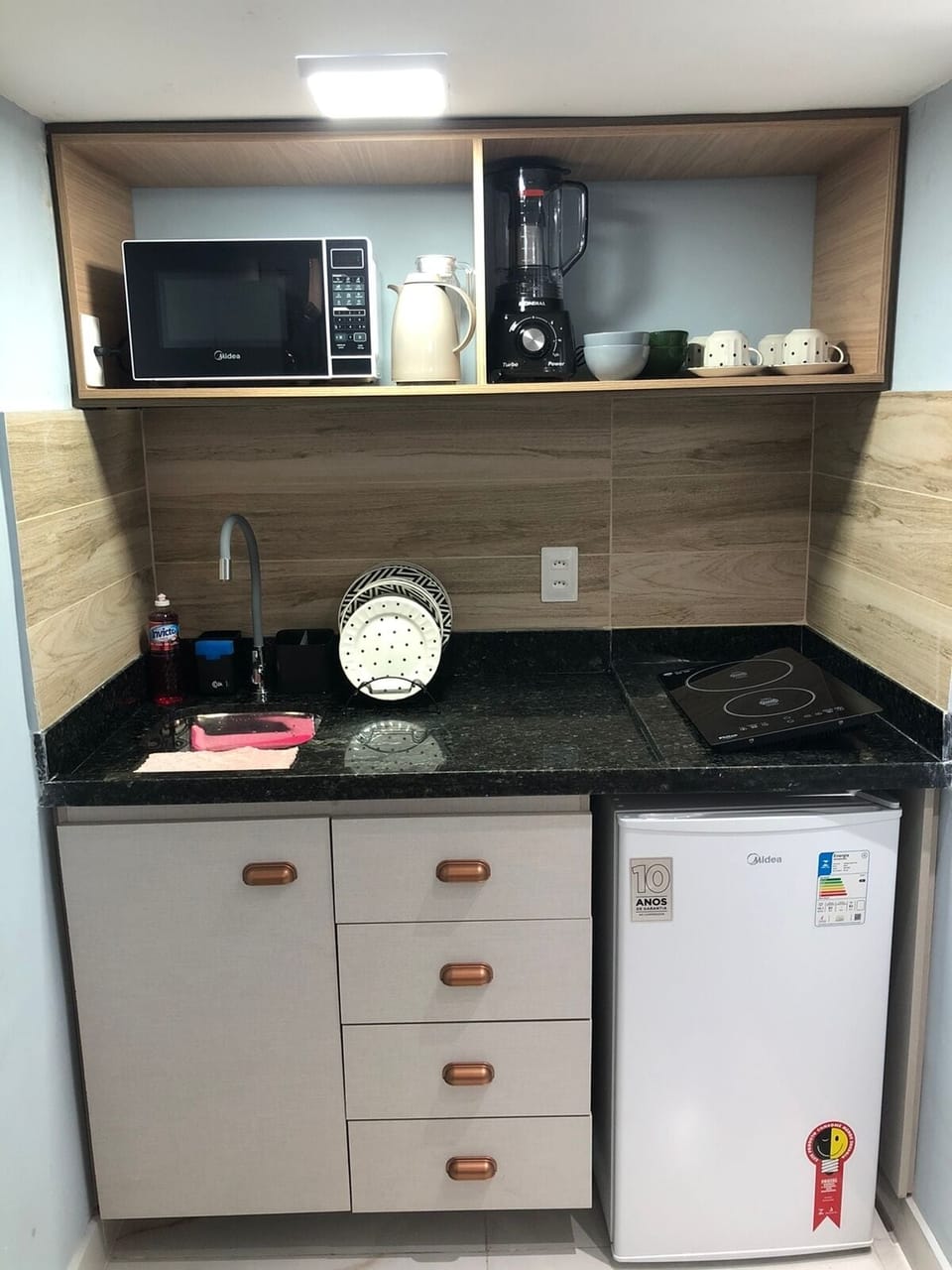 Family Quadruple Room, Air conditioning, Pool View | Private kitchen | Mini-fridge, microwave, stovetop, cookware/dishes/utensils