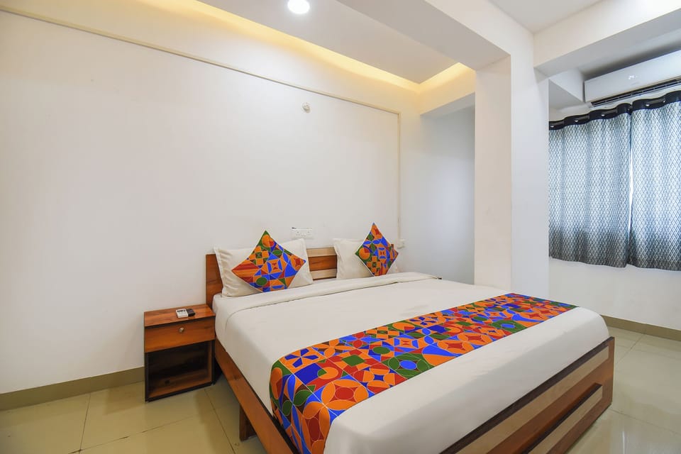 Egyptian cotton sheets, premium bedding, in-room safe, WiFi (free)