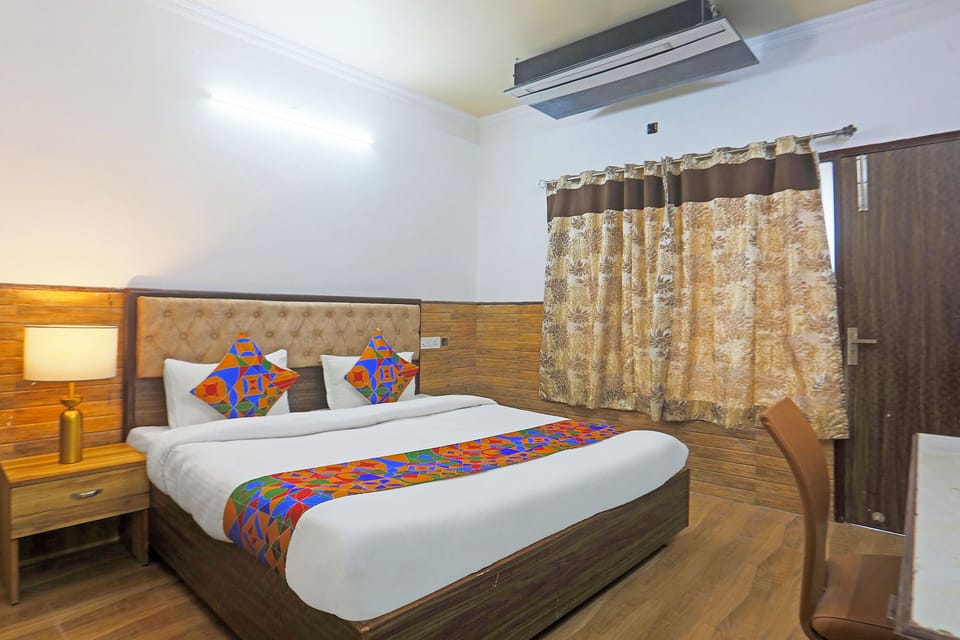 Deluxe Room | Egyptian cotton sheets, premium bedding, in-room safe, free WiFi