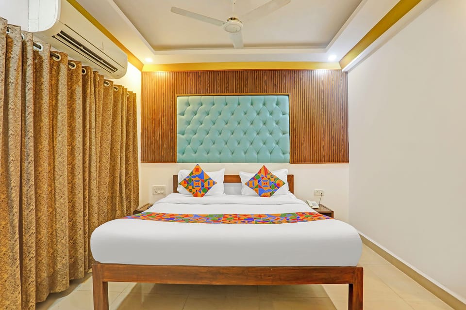 Family Room | Egyptian cotton sheets, premium bedding, in-room safe, free WiFi