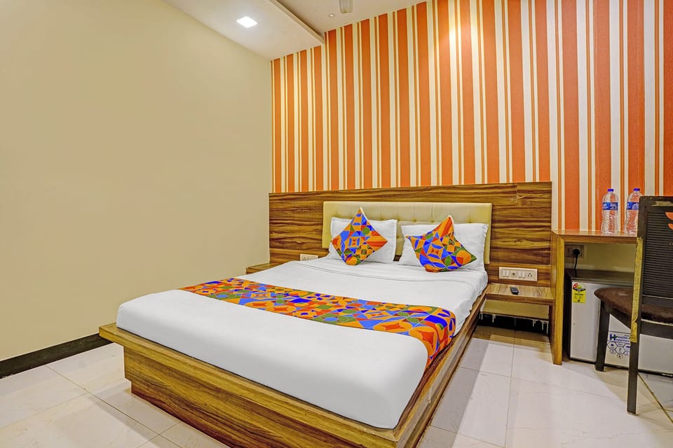 Egyptian cotton sheets, premium bedding, in-room safe, free WiFi