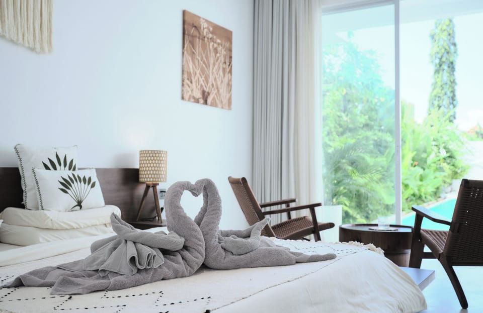 Romantic Room, Courtyard View | In-room safe, laptop workspace, free WiFi