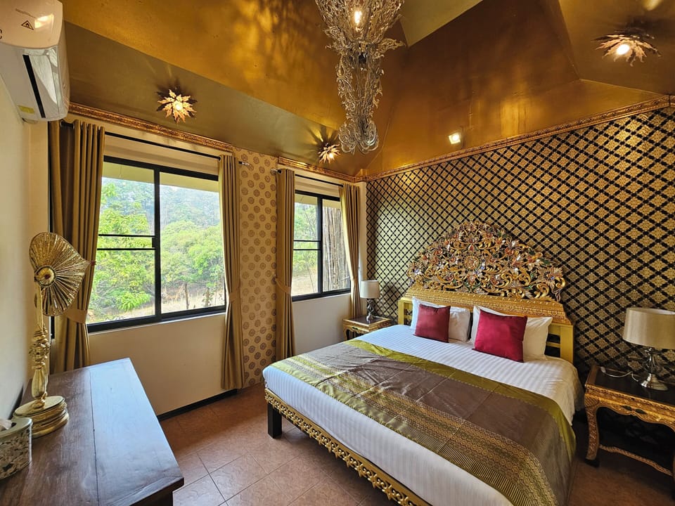 Junior Suite | Rollaway beds, free WiFi, bed sheets