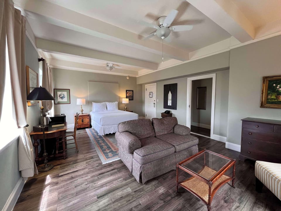 Premium bedding, individually decorated, iron/ironing board, free WiFi