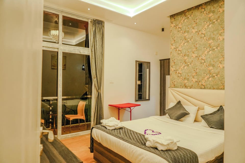 Deluxe Room | Soundproofing, free WiFi, bed sheets