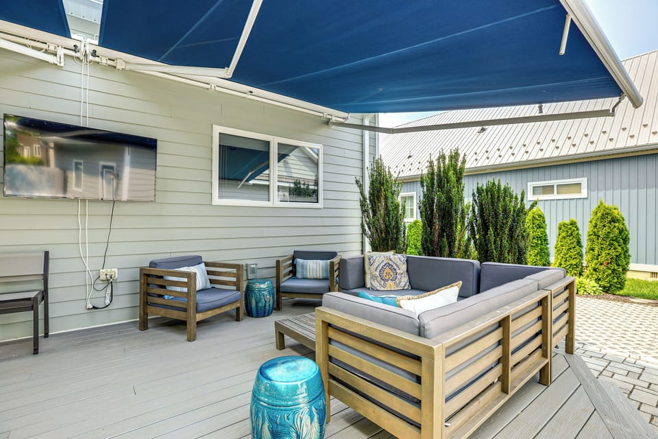 Furnished Patio