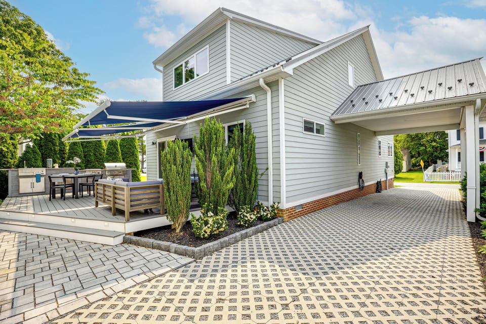 Parking | Driveway (4 Vehicles) | EV Charger