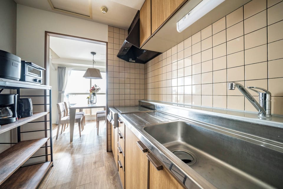 Full-size fridge, microwave, stovetop, toaster