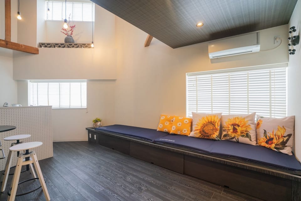 Comfort Duplex, Non Smoking, Balcony | Blackout drapes, iron/ironing board, free WiFi, bed sheets