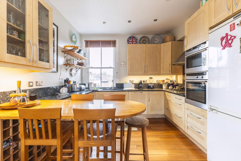 Apartment (Stylish Hampstead Retreat by the Heat) | Private kitchen