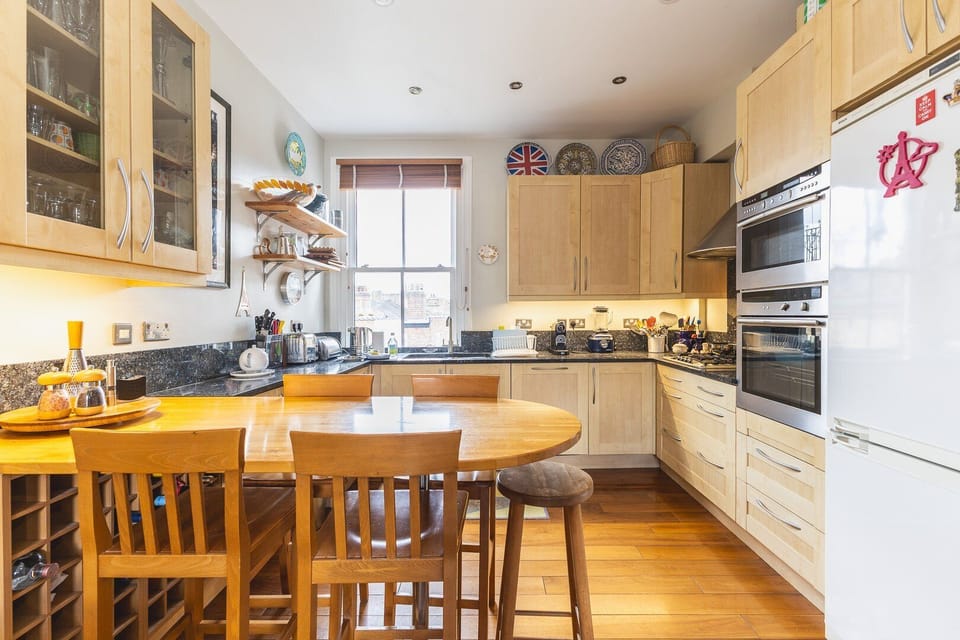 Apartment (Stylish Hampstead Retreat by the Heat) | Private kitchen
