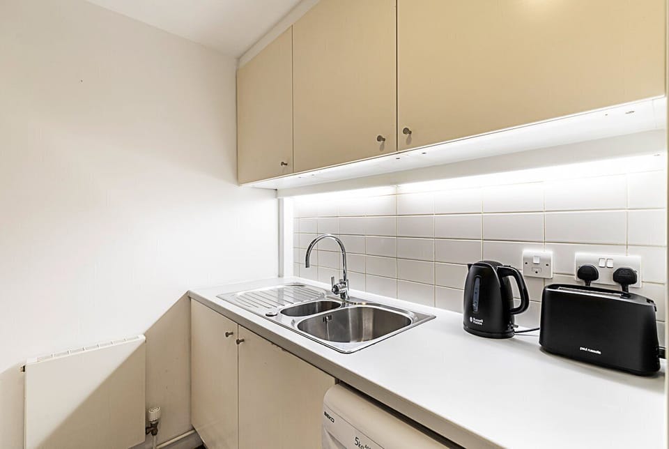 Apartment (Cosy Camden Retreat Near Markets & Tu) | Private kitchen
