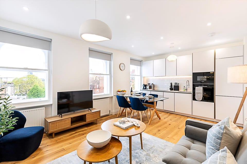 Apartment (Upscale & Serene Getaway - Prime Chel) | Living room