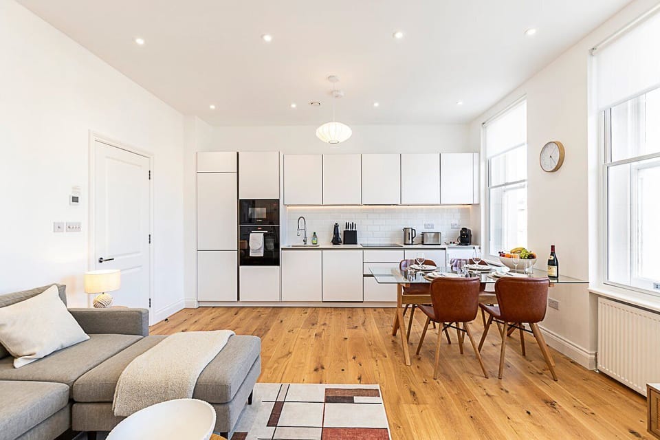 Apartment (Stylish Chelsea Escape with Private O) | Living room
