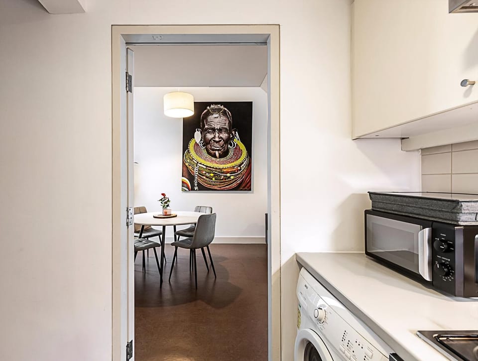 Apartment (Stylish Camden Flat Near Markets & Tu) | Private kitchen | Cookware/dishes/utensils