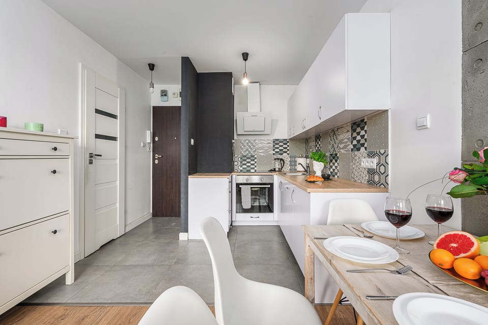 Apartment, Courtyard View | Private kitchenette | Stovetop, dishwasher, electric kettle, highchair