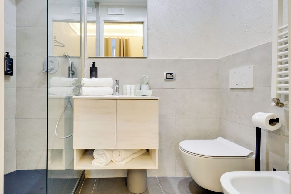Shower, hair dryer, slippers, bidet