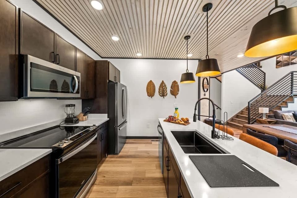 Fully stocked kitchen so you can cook and feed your group during your stay. (stove, oven, microwave, sink (no disposal), fridge, freezer, coffee machine, blender, can opener, toaster, cook/bakeware, silverware, dishes, cups, mugs, and wine glasses.