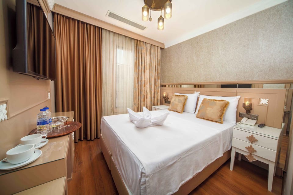 Comfort Double or Twin Room, City View | Soundproofing, free WiFi