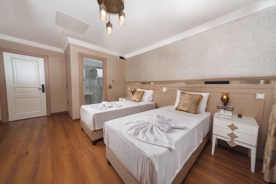 Comfort Double or Twin Room, City View | Soundproofing, free WiFi