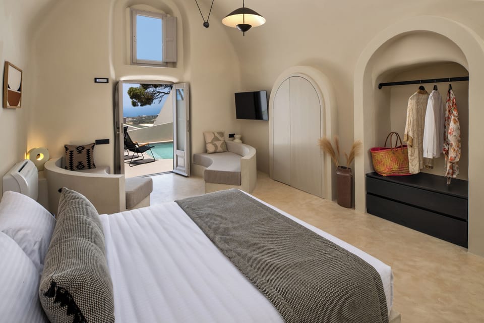 Cave Suite, Outdoor Tub | In-room safe, soundproofing, free WiFi
