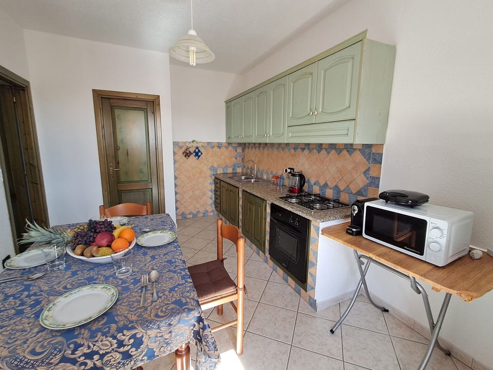 Autumn, Kitchen, Spring, Summer