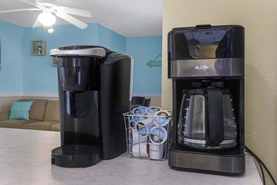 Sea Horse 611 is equipped with a Keurig and a regular drip coffee maker.