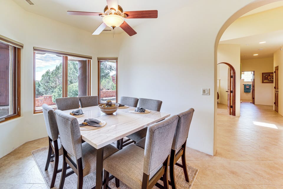 House (4 Bedrooms) | Interior