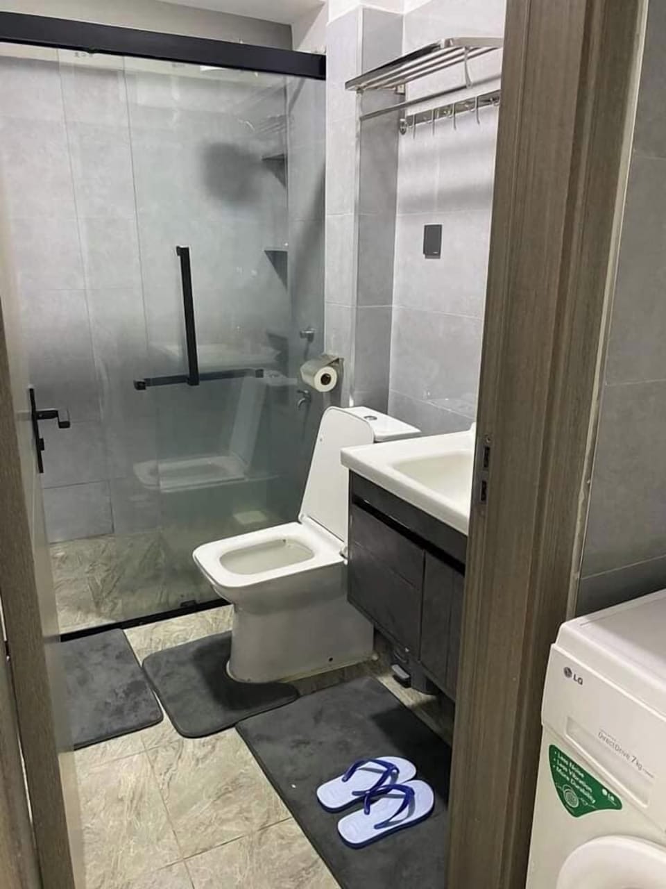 Comfort Apartment, Hill View | Bathroom | Slippers, bidet