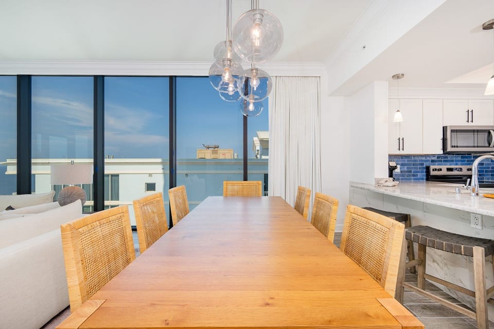 Condo, 4 Bedrooms | Dining
