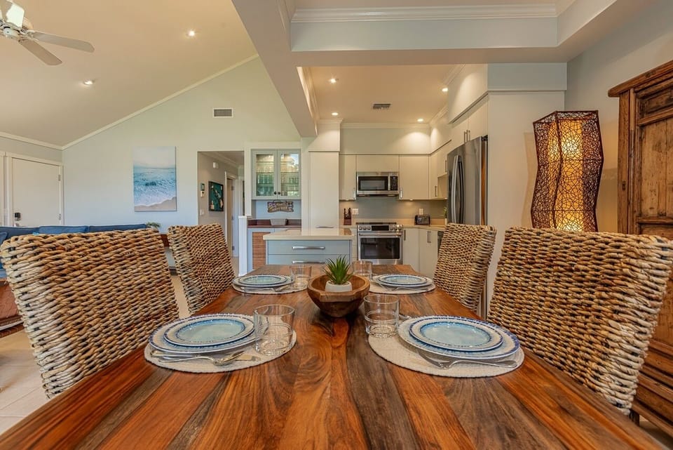 Condo, 2 Bedrooms | Dining
